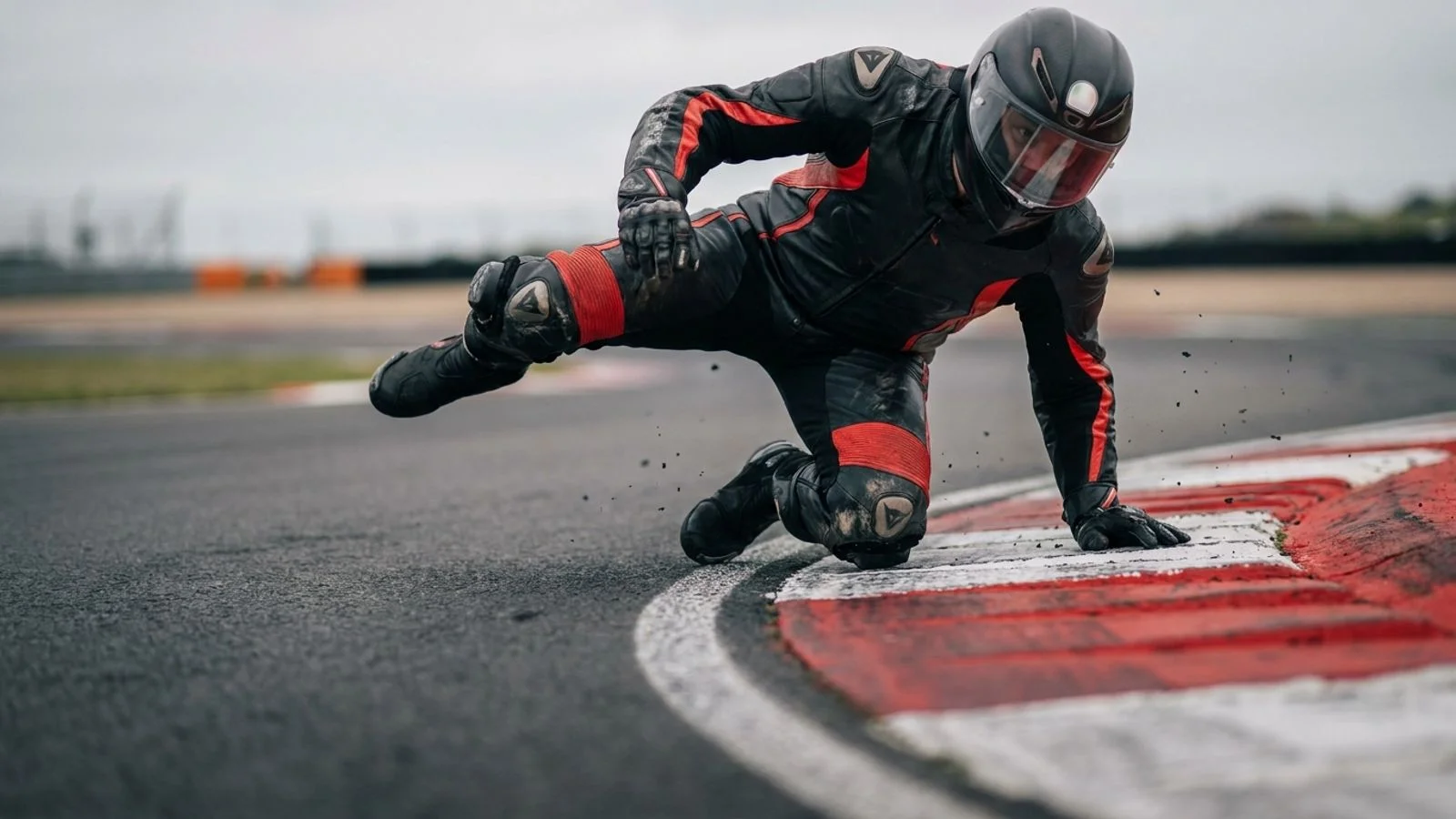 La trajectoire sur circuit : freinage, point de corde, accélération